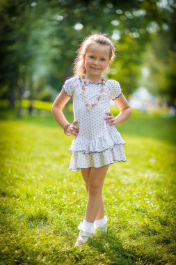 Kız 6 yıl boyunca doğa