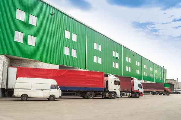 Loading vehicles, warehouses — Stock Photo, Image