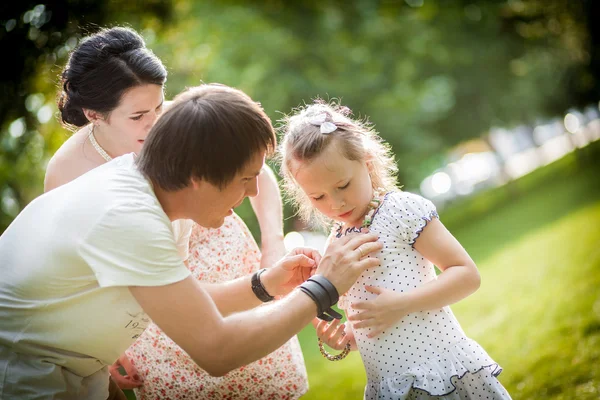 Baba, anne ve kızı — Stok fotoğraf