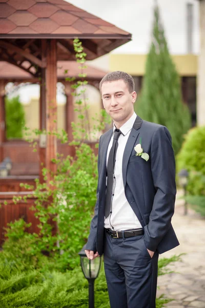 Groom man in park — Stock Photo, Image