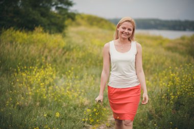 el, kadın, çim, alan, doğa