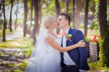 şık damat ve gelin