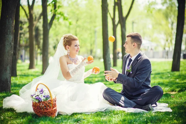 Bräutigam Braut orange — Stockfoto