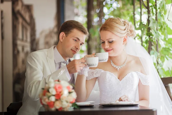 Sposa bere tè — Foto Stock