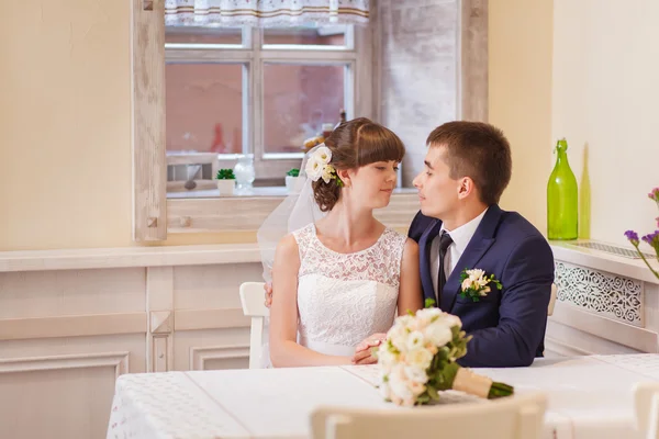 Casal elegante — Fotografia de Stock