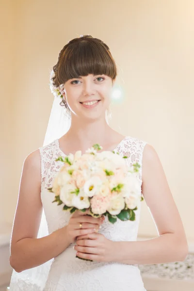 Beautiful bride — Stock Photo, Image