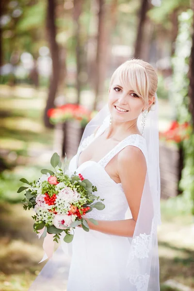 金髪の花嫁 — ストック写真