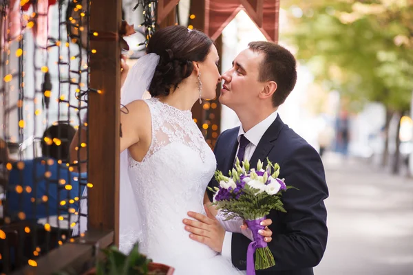 Groom, bride, cafes — Stock Photo, Image