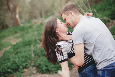 Doğada birbirini seven bir çift