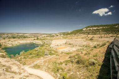 terk edilmiş taş ocağı