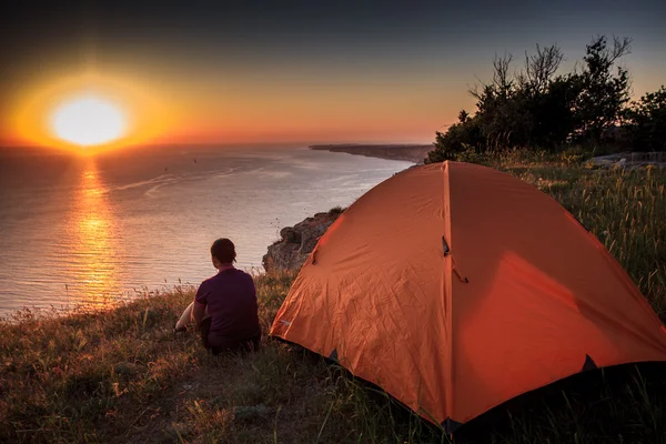 Tourists and tent — Stock Photo, Image