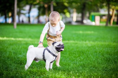 bir çocuk ve hem de bir
