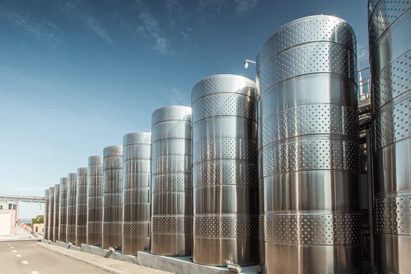 Tanques de armazenamento de vinho — Fotografia de Stock