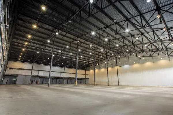 Empty warehouse — Stock Photo, Image