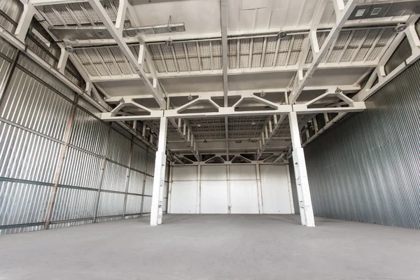 Empty warehouse — Stock Photo, Image