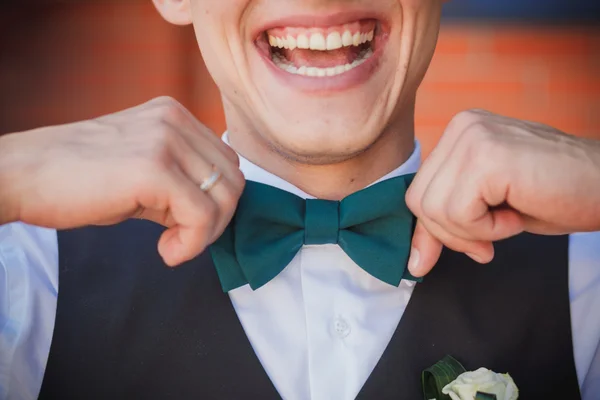 Smiling groom — Stock Photo, Image