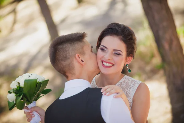 Сміх на весіллі — стокове фото