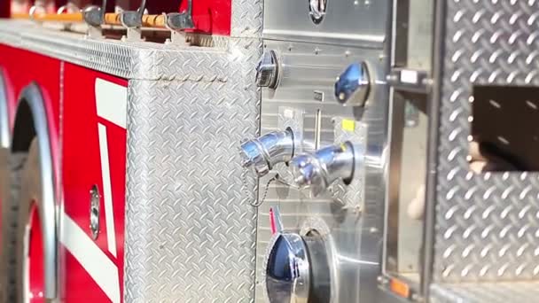 Новая пожарная машина — стоковое видео