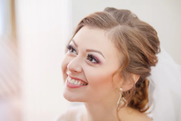 Linda noiva maquiagem de casamento — Fotografia de Stock