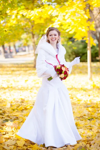 Linda noiva maquiagem de casamento — Fotografia de Stock