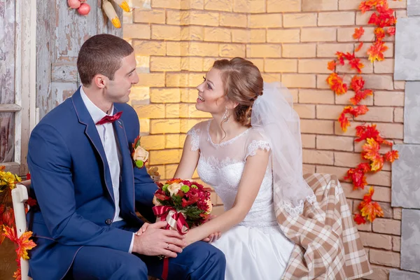 Настроение свадьбы жениха и невесты — стоковое фото