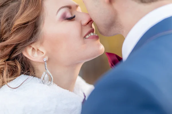 Stemming van bruid en bruidegom bruiloft — Stockfoto