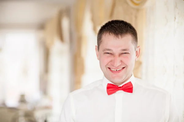 Fun groom smile — Stock Photo, Image