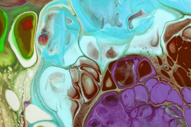 Soyut sıvı sanat arka plan lacivert ve kahverengi mor renkler. Mor gradyan ve sıçramalı akrilik bir tablo. Yeşil dalga desenli suluboya arkaplan.