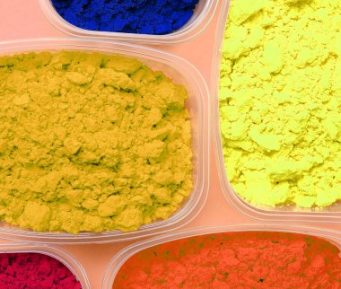 Kutlama. Holi festivali için toz