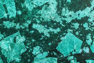 Kırışık mavi parçalar desenli arkaplan