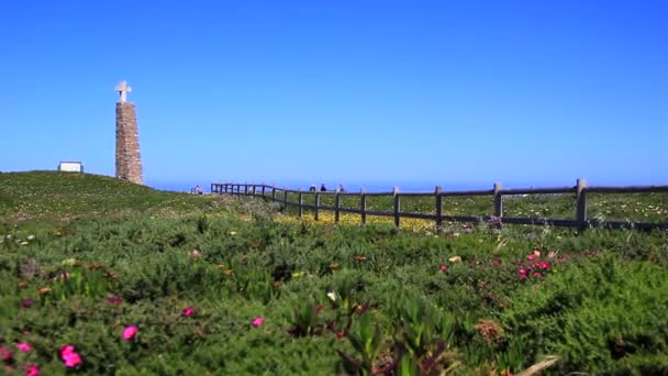 Cabo da Roca, yang merupakan titik paling barat Eropa di Sintra, Portugal. — Stok Video