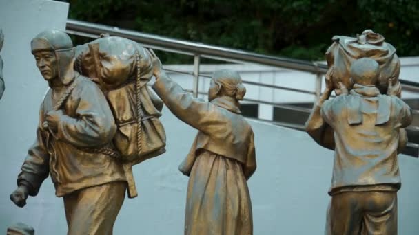 Dreharbeiten am 17. Juni 2015 im historischen Park des Kriegsgefangenenlagers Geoje auf der Insel Geojedo, Korea. — Stockvideo