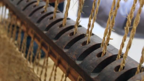 大田的一个工匠韩国的编织工艺. — 图库视频影像