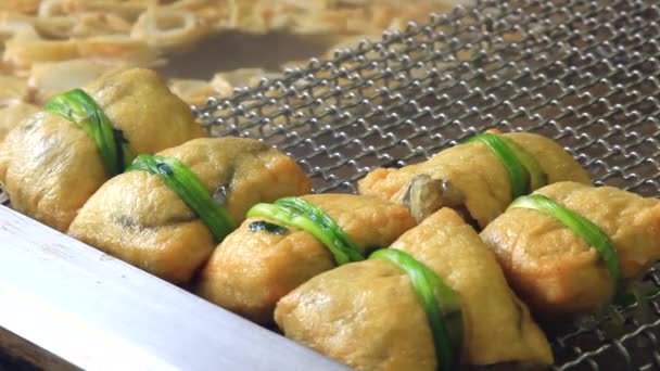 Yubu jeongol, φτιαγμένο με Fried tofu, Korean Street food στο Busan — Αρχείο Βίντεο
