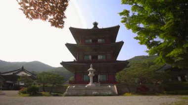 Jincheon-gun, Güney Kore 'deki Botapsa Tapınağı.