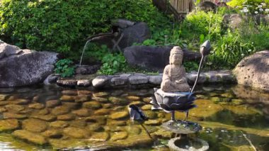 Botapsa Tapınağı 'ndaki küçük Buda heykeli. Jincheon-gun, Güney Kore.