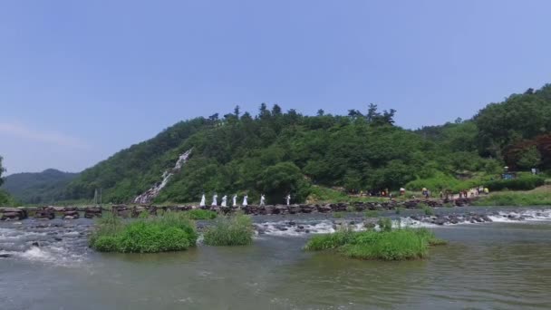 Jincheon, Південна Корея - 23 червня 2014: Корейська традиційна пісня на похороні під час перетину фестивалю моста Нонгдарі в Цінчхон, Корея — стокове відео