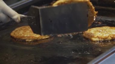 Geleneksel Kore gözlemesi, (karışık sebzeli))