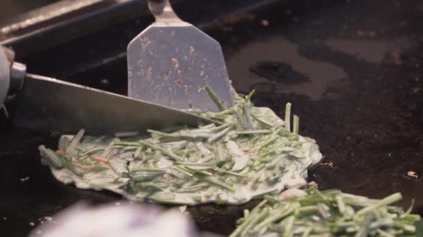 Crêpe Traditionnelle Coréenne Avec Mélange Légumes — Video