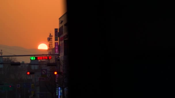 Solnedgång Gangreung City Sydkorea Med Trafikskylt — Stockvideo