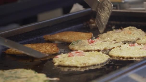 Panqueque Tradicional Coreano Con Mezcla Verduras — Vídeo de stock