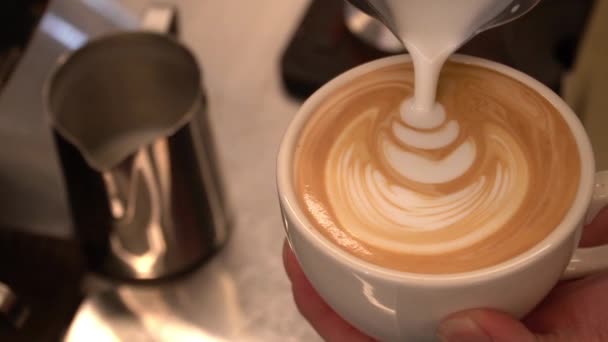 Barista Pracy Proces Wytwarzania Kawy Latte — Wideo stockowe