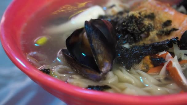 하멜우 한국어의 Udon 은진하고 밀가루로 국수의 일종으로 뜨거운 국수로 음식과 — 비디오