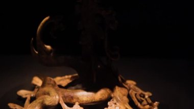 Gongju, Güney Kore - 28 Haziran 2015: Bekçe Krallığı 'nda üretildi. Gongju Ulusal Müzesinde sergileniyor.