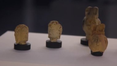 Gongju, Güney Kore - 28 Haziran 2015: Bekçe Krallığı 'nda üretildi. Gongju Ulusal Müzesinde sergileniyor.