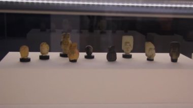 vGongju, Güney Kore - 28 Haziran 2015: Bekçe Krallığı 'nda üretildi. Gongju Ulusal Müzesinde sergileniyor.