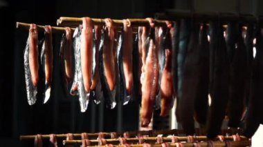 Kore 'nin Pohang özel ürünü (Gwamegi) (Kurutulmuş Saury). Guryongpo bu ürünle en ünlüsüdür..