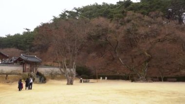 Andong, Güney Kore - 27 Aralık 2019 Dosanseowon Konfüçyüs Akademisi Binaları.