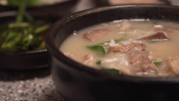 Comida Tradicional Coreana Sopa Porco Arroz Dwaeji Gukbap Muito Popular — Vídeo de Stock