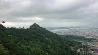 Mokpo şehir merkezi, Güney Kore 'nin Mokpo şehrinde, Yudalsan dağından teleferikle izlendi.